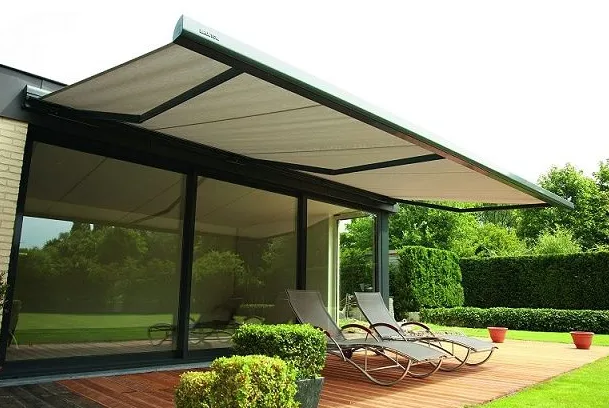 How Do You Choose the Best Outdoor Awnings?